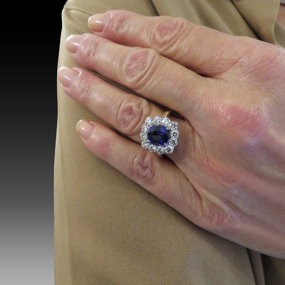 Bague Ancienne Pompadour - Or Et Platine Avec Saphir Cabochon Et Diamants - Années 1930