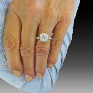 Solitaire en Or gris 18 Cts avec Diamant brillant 1,16 Cts E-VS2 + 0,48 Cts