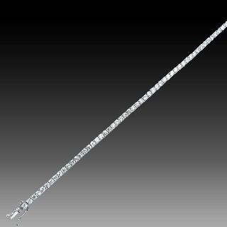 Bracelet ligne en or gris 18 Cts avec 62 diamants brillants G/VS  Total : 5,0 Cts