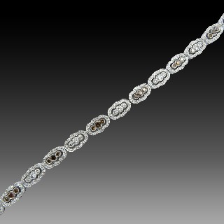 Bracelet articulé en or gris 18 Cts avec 343 diamants brillants .Total : 3.8 Cts