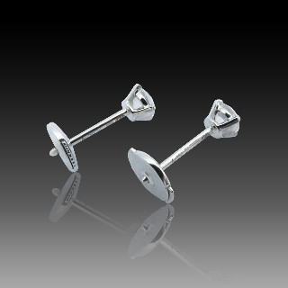Puces d'oreilles Cartier Diamants 2 x 0.20 Cts E-VVS1 en Or Gris 18k . Full set Puces d'oreilles Cartier Diamants 2 x 0.20 Cts E-VVS1 en Or Gris 18k . Full set