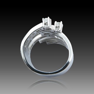 Bague Or gris 18 Cts avec 1,87 Cts de Diamants brillants  & baguettes.