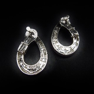 Boucles d'oreilles Boucheron "Massai" Or gris 18k Diamants  