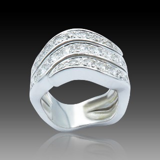 Bague en Or 18k avec 1.50 Cts de Diamants G-VS.  Taille 52