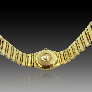 Montre Omega Dame Constellation de 2000 Or jaune 18k Massif Quartz. Montre Omega Dame Constellation de 2000 Or jaune 18k Massif Quartz.