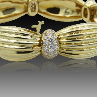 Bracelet O.J Perrin en Or 18k massif avec diamants brillants vers 1980.