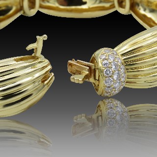 Bracelet O.J Perrin en Or 18k massif avec diamants brillants vers 1980.