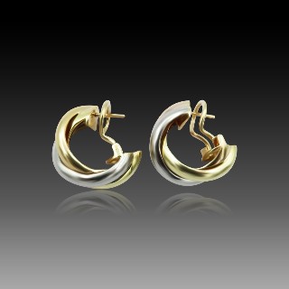 Boucles d'oreilles Cartier en or 18k "Trinity" petit modèle de 1998. Boucles d'oreilles Cartier en or 18k "Trinity" petit modèle de 1998.