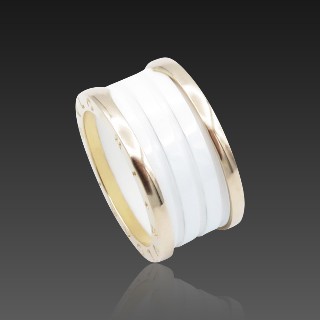 Bague Bulgari en Or rose 18 Cts et céramique modèle "B-Zero-1" .Taille 58.  