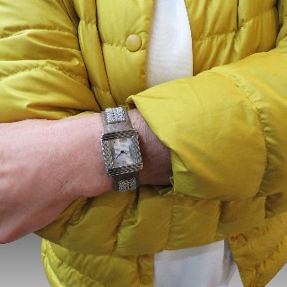 Montre Poiray "Ma Première" Dame en Or et Acier à quartz avec 15 bracelets Montre Poiray "Ma Première" Dame en Or et Acier à quartz avec 15 bracelets