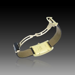 Montre Cartier Tank Américaine Homme Or Jaune 18k grand modèle vers 2001. Montre Cartier Tank Américaine Homme Or Jaune 18k grand modèle vers 2001.