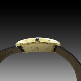 Montre Cartier Tank Américaine Homme Or Jaune 18k grand modèle vers 2001. Montre Cartier Tank Américaine Homme Or Jaune 18k grand modèle vers 2001.