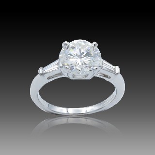 Solitaire en Or gris 18 Cts avec Diamant brillant 1,77 Cts G-VS1 + 0,18 Cts