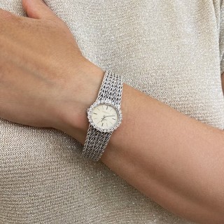 Montre Dame Omega en or gris 18k avec diamants mécanique Vers 1970 Montre Dame Omega en or gris 18k avec diamants mécanique Vers 1970