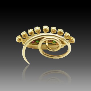 Pin's Couronne Courtale or jaune 18K vers 1970 Emeraudes, Rubis, Diamants