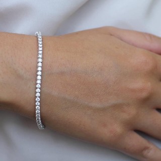 Bracelet ligne en or gris 18k avec 4,0 Cts de Diamants brillants. G-VS