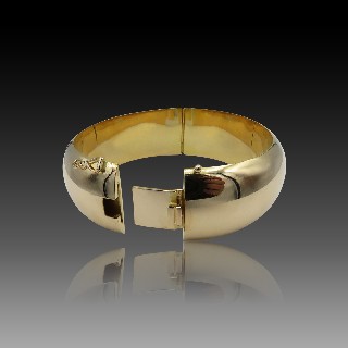 Bracelet jonc vers 1965 en or jaune 18k .Poids : 44,40 gr 