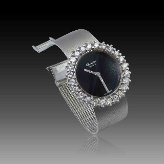 Montre Chopard Dame en or gris 18k massif vers 1975 et diamants brillants Montre Chopard Dame en or gris 18k massif vers 1975 et diamants brillants