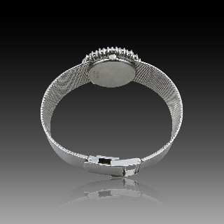Montre Chopard Dame en or gris 18k massif vers 1975 et diamants brillants Montre Chopard Dame en or gris 18k massif vers 1975 et diamants brillants