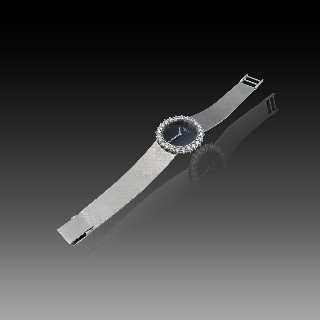 Montre Chopard Dame en or gris 18k massif vers 1975 et diamants brillants Montre Chopard Dame en or gris 18k massif vers 1975 et diamants brillants