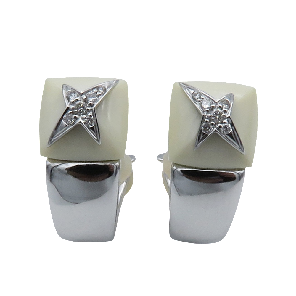 Boucles d'oreilles Mauboussin en Or gris 18k avec Nacre et diamants. Boucles d'oreilles Mauboussin en Or gris 18k avec Nacre et diamants.