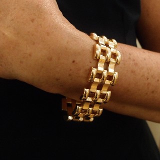 Bracelet Tank vers 1940 en or 18 carats. Poids : 62.70 Grs