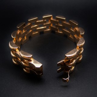 Bracelet Tank vers 1940 en or 18 carats. Poids : 62.70 Grs