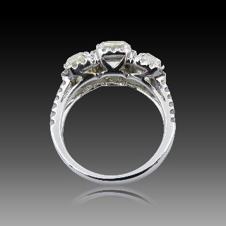 Bague Or Gris 18k avec 3,10 carats de diamants radiants et brillants. Taille 53