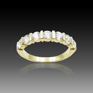 Demi Alliance or jaune 18k avec 1.12 Cts Diamants Brillants . Taille 55-56.