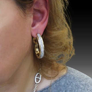 Boucles d'oreilles en Or jaune et gris 18k et 2.80 Cts de Diamants brillants G-VS Boucles d'oreilles en Or jaune et gris 18k et 2.80 Cts de Diamants brillants G-VS