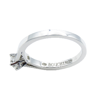 Solitaire Boucheron Beloved en platine avec Diamant de 0.30 Ct. F/VVS. Taille 53 Solitaire Boucheron Beloved en platine avec Diamant de 0.30 Ct. F/VVS. Taille 53