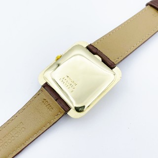 Montre Universal Geneve Vintage vers 1960 en Or jaune 18 Cts , mécanique.