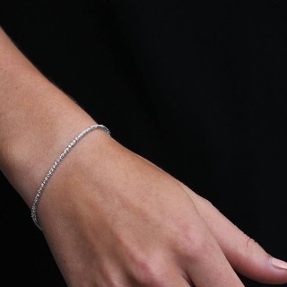 Bracelet ligne en or gris 18k avec 2,0 Cts de Diamants brillants. G-VS