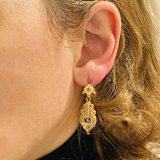 Boucles d'Oreilles Epoque Napoléon III en or jaune 18k avec Perles fines