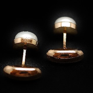 Boutons de Manchettes en or 18k et perles Mabé.