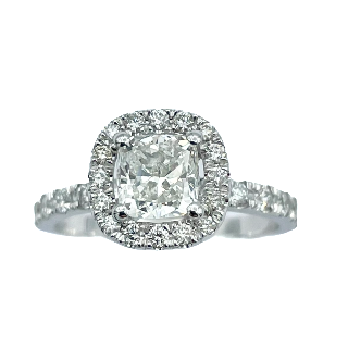 Solitaire en Or gris 18k avec Diamant Coussin 0.72 Ct F-VS2 . Certificat GIA