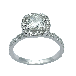 Solitaire en Or gris 18k avec Diamant Coussin 0.72 Ct F-VS2 . Certificat GIA