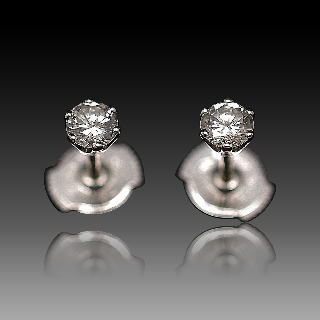 Puces d'oreilles Diamants 2 x 0.27 Cts Qualité G-VS en Or Gris 18k 