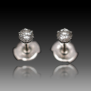 Puces d'oreilles Diamants 2 x 0.27 Cts Qualité G-VS en Or Gris 18k Puces d'oreilles Diamants 2 x 0.27 Cts Qualité G-VS en Or Gris 18k