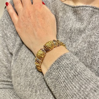  Bracelet "Animal Head" signé LALAOUNIS Or jaune 18k Rubis et Diamants