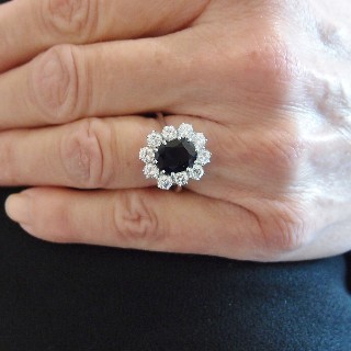 Bague Or Gris 18k Saphir Siam et Diamants brillants. taille 54-55