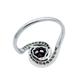 Bague en Platine vers 1930 avec Grenat Rhodolite et Diamants. Taille 53