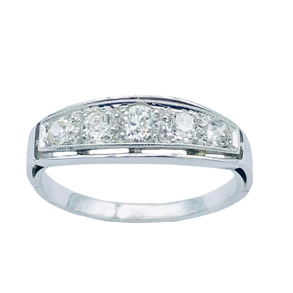 Bague vers 1930 en Or gris 18K et platine avec Diamants .Taille 50