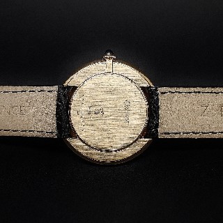 Montre Cartier homme "Vendome" Or Jaune 18k Vers 1983. Mécanique . Montre Cartier homme "Vendome" Or Jaune 18k Vers 1983. Mécanique .