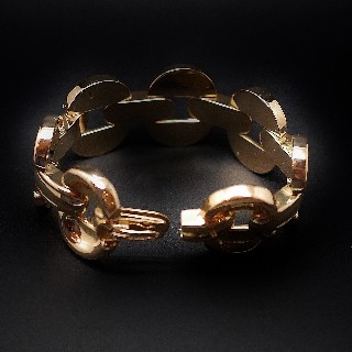 Bracelet Tank vers 1940 en or 18 carats. Poids : 57.80 Grs