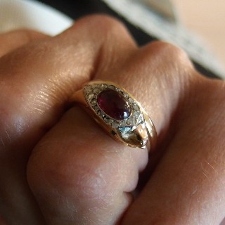 Bague "Serpent" Or Rose 18K Rubis Cabochon + Diamants Taille Rose Vers 1890.