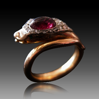 Bague "Serpent" Or Rose 18K Rubis Cabochon + Diamants Taille Rose Vers 1890.