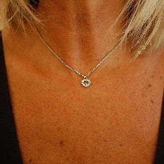 Collier Pendentif Chopard Happy Diamonds Or gris 18k Diamants . Collier Pendentif Chopard Happy Diamonds Or gris 18k Diamants .