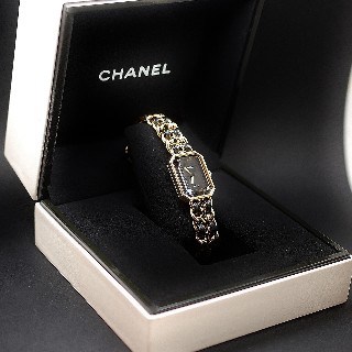 Montre Chanel Premiere Plaqué or vers 1990 Quartz. Boite d'origine. Montre Chanel Premiere Plaqué or vers 1990 Quartz. Boite d'origine.