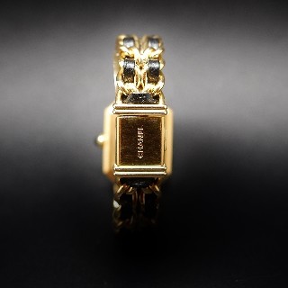Montre Chanel Premiere Plaqué or vers 1990 Quartz. Boite d'origine. Montre Chanel Premiere Plaqué or vers 1990 Quartz. Boite d'origine.